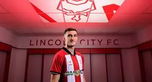 Lincoln City Resmi Pinjam Wonderkid Tottenham, Mason Melia
