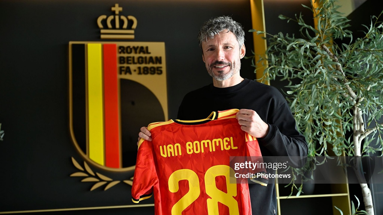 Mark van Bommel Ungkap Alasan Pilih Latih Timnas Belgia