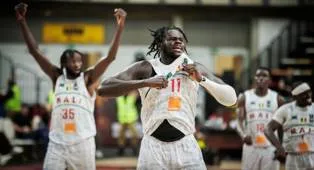 Oumar Ballo Sepakat Bergabung dengan Valencia Basket