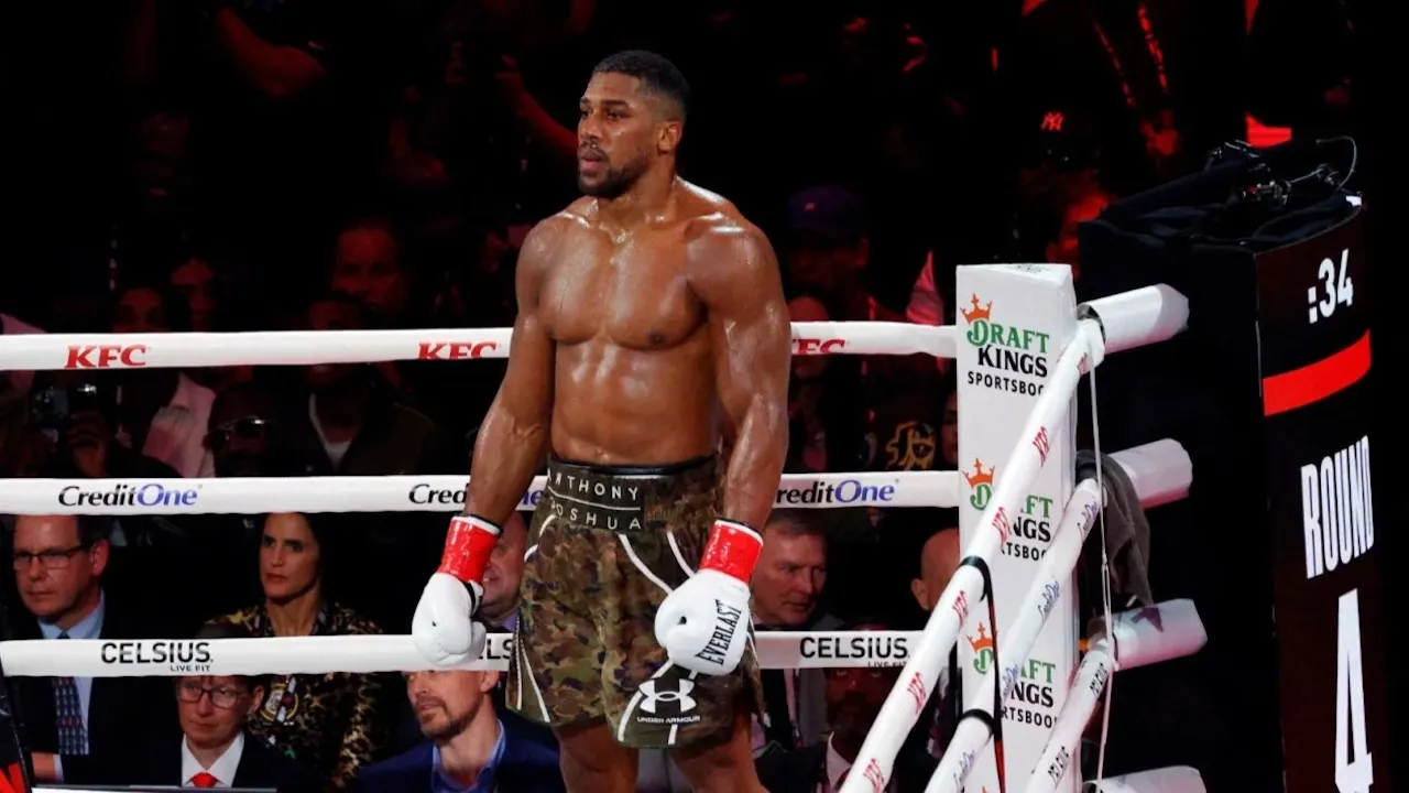 Paman Tyson Fury Sebut Anthony Joshua Belum Siap Hadapi Duel Besar