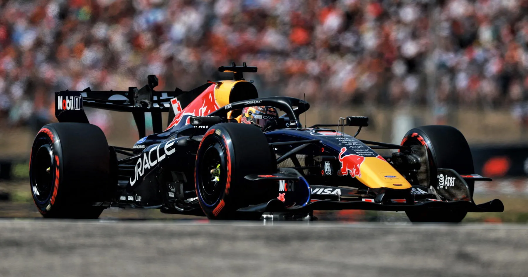 Red Bull Dinilai Keras Akibat Masalah Dasar Musim Ini - sumber: (racingnews365)