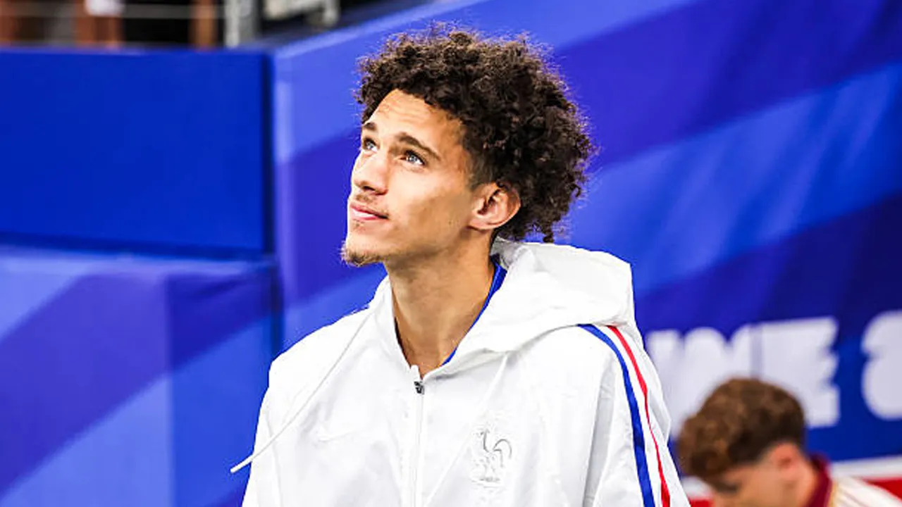 Siap Berburu Trofi, Maghnes Akliouche Resmi Gabung Paris Saint-Germain