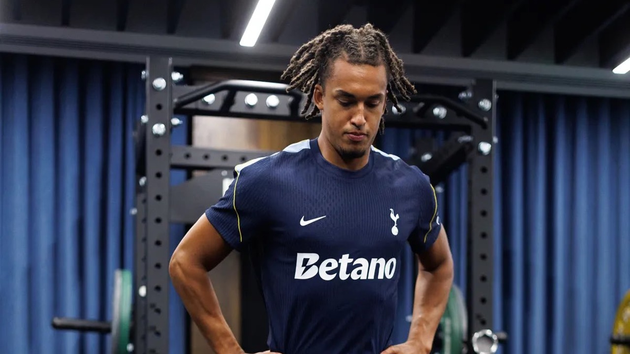Siap Tes Medis, Tottenham Sepakat Lepas Defender ke Middlesbrough