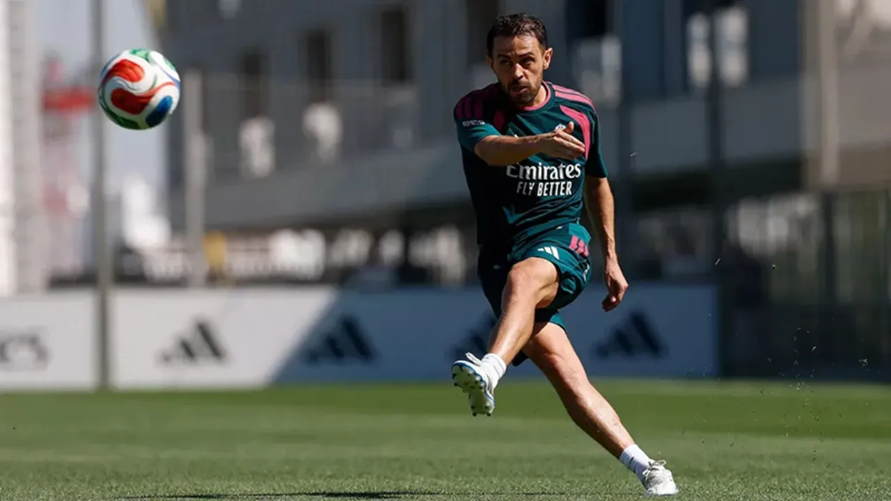 Bernardo Silva Akan Jadi Pusat Perhatian saat Lawan Ferencvaros