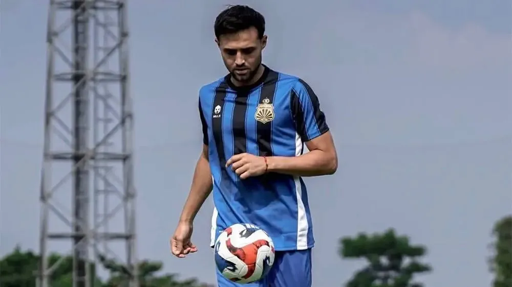Bhayangkara FC Resmi Dapatkan Bek Eks River Plate dan Valencia - sumber: (ileagueid)