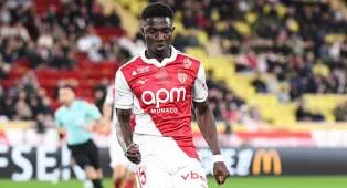 Crystal Palace Ajukan Tawaran Resmi untuk Lamine Camara