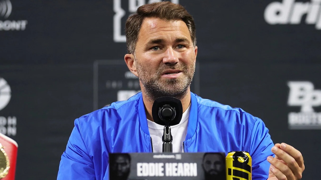 Eddie Hearn Bersikeras Duel Fury vs Joshua Tetap Digelar di Inggris