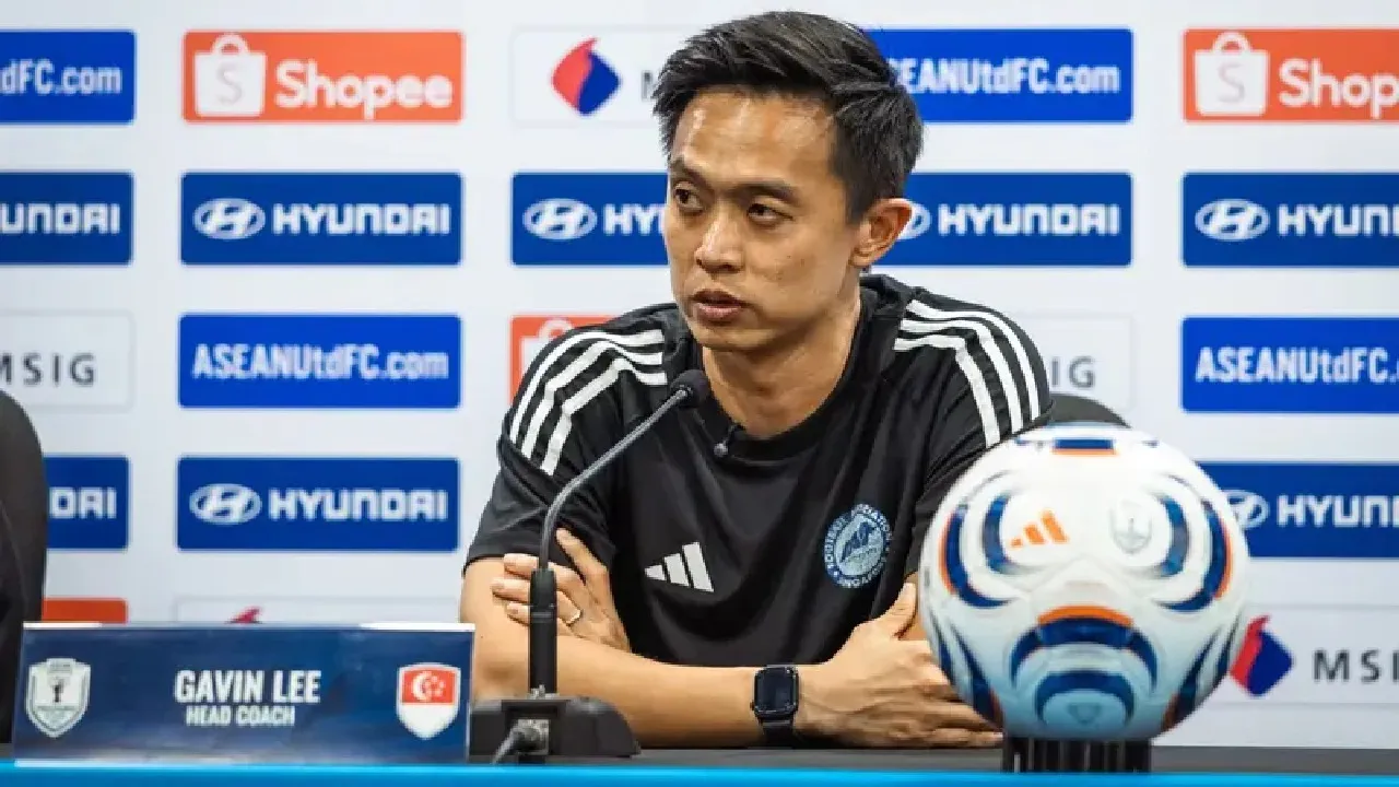 Pelatih Timnas Singapura, Gavin Lee bangga anak asuhnya meski tak diunggulkan namun mampu singkirkan Timnas Indonesia di Piala AFF 2026.