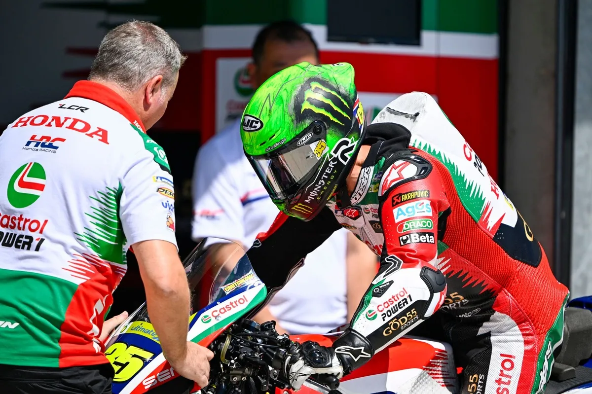 Johann Zarco Kembali Menunggangi Motor Usai Cedera Serius - sumber: (motorsport)