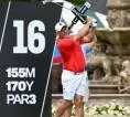 Lee Westwood Kejar Gelar LIV Golf Perdana di Usia Kepala Lima