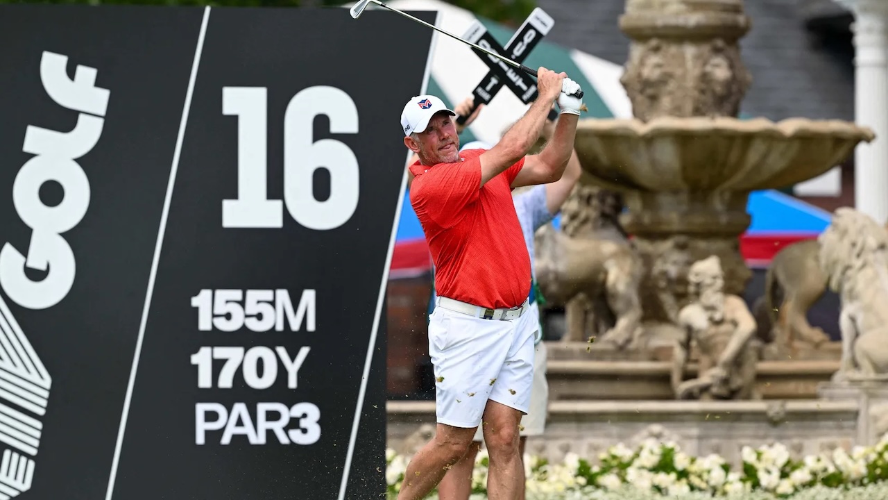Lee Westwood Kejar Gelar LIV Golf Perdana di Usia Kepala Lima