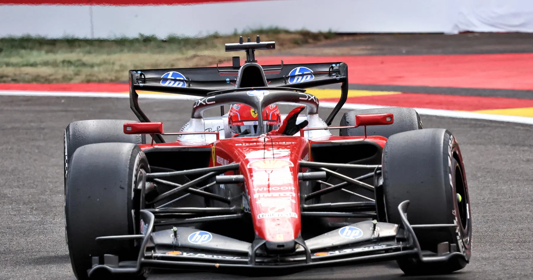 McLaren Ungkap Keunggulan Awal Ferrari di Sirkuit Madrid - sumber: (racingnews365)