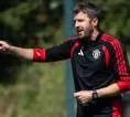 Michael Carrick Harus Siap Dituntut Bawa MU Raih Trofi di Musim Depan