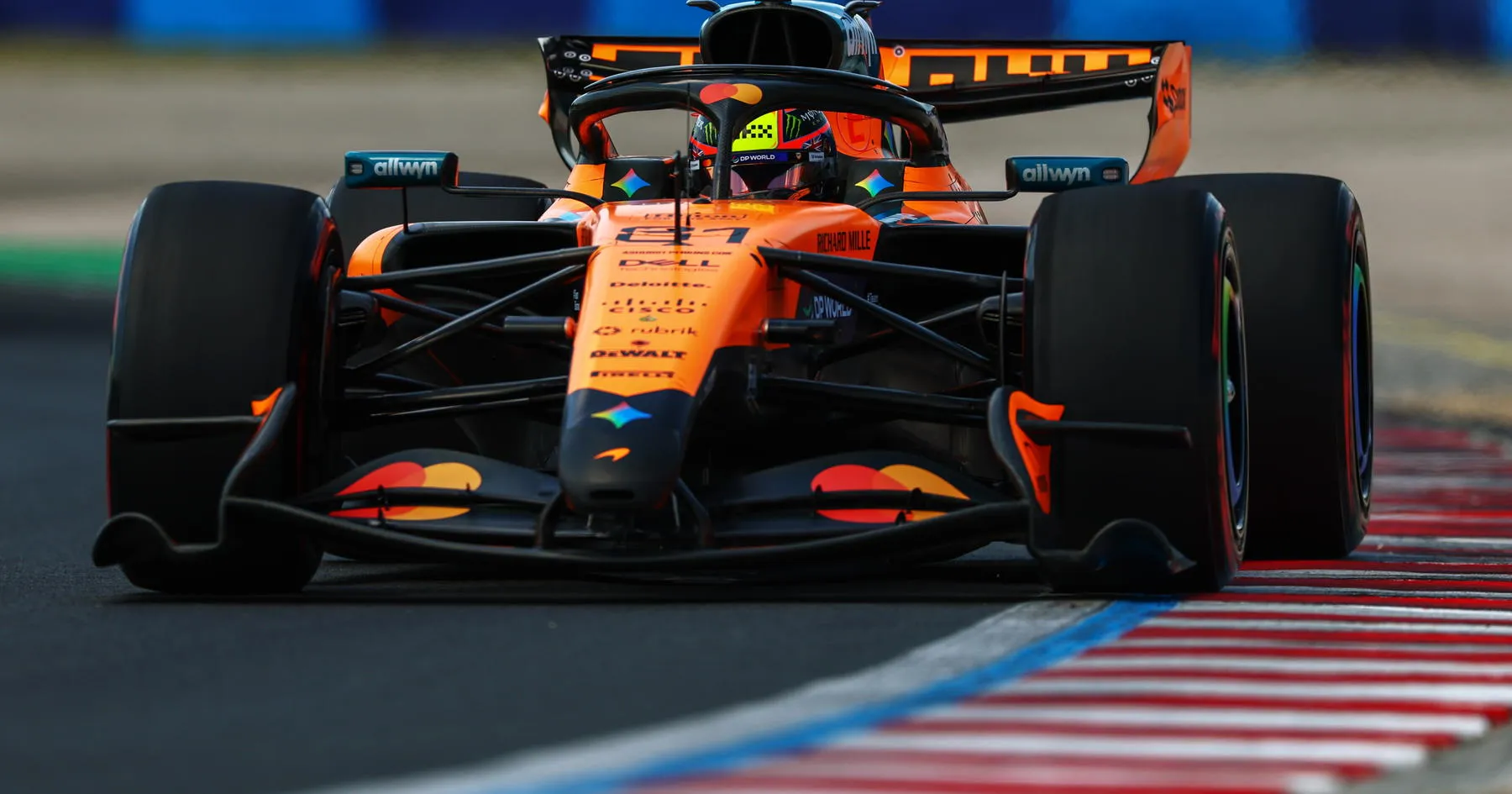 Perbedaan Generasi: Piastri vs. Hamilton Soal Simulator F1 - sumber: (racingnews365)