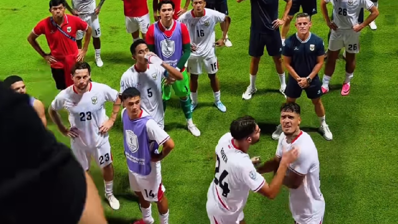 Shayne Pattynama Emosi ke Suporter Timnas, Jens Raven Langsung Bertindak