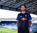 Terlalu Mahal, Fans Leeds United Beri Penilaian Soal Transfer James Trafford