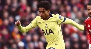 Tottenham Tolak Tiga Tawaran Untuk Defender Terpinggirkan