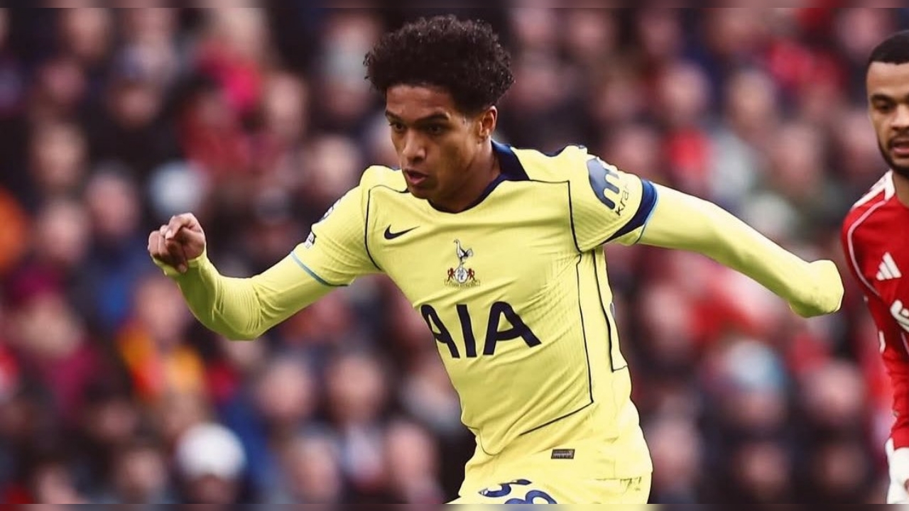 Tottenham Tolak Tiga Tawaran Untuk Defender Terpinggirkan