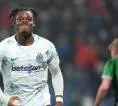 Yann Bisseck Tenangkan Suporter Inter Milan: Saya Masih Hidup!
