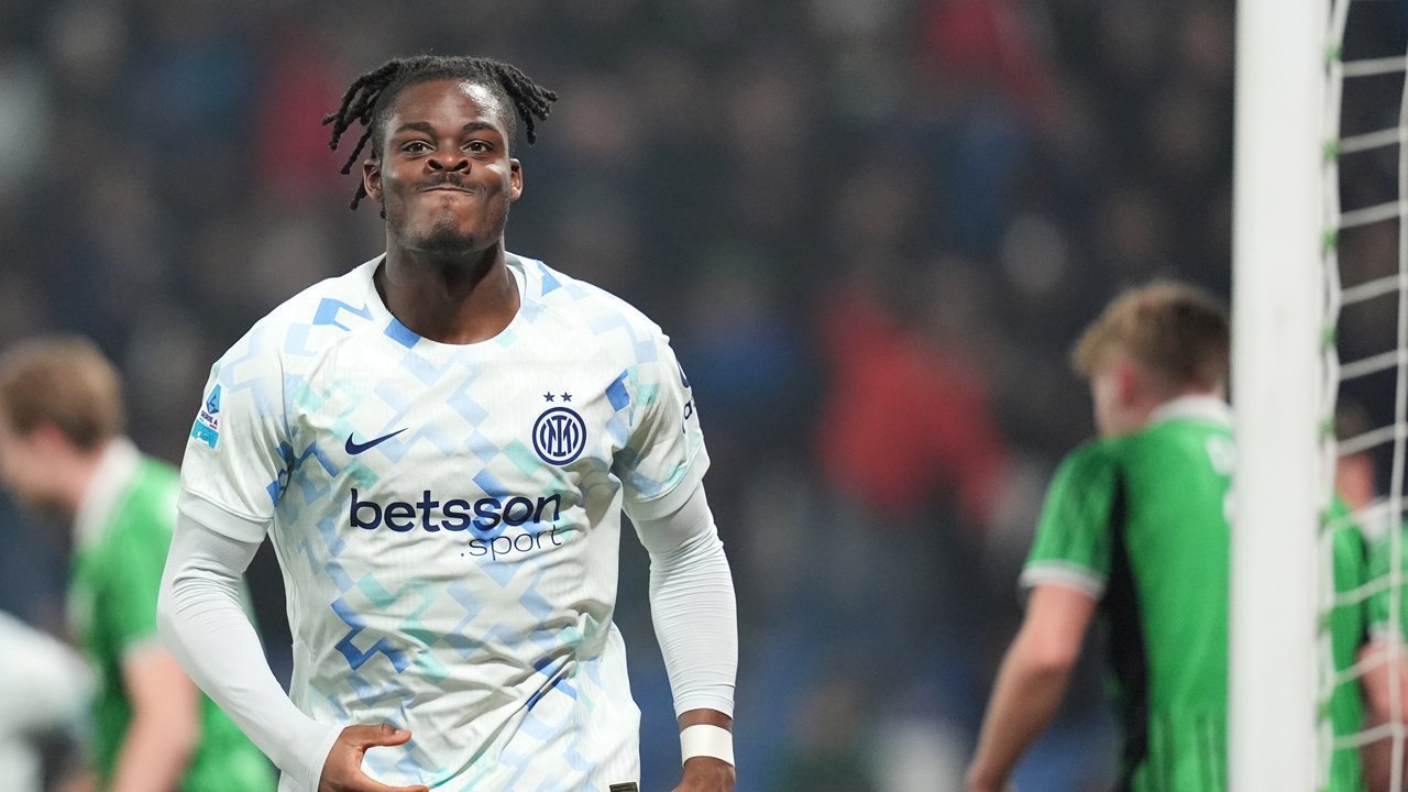 Yann Bisseck Tenangkan Suporter Inter Milan: Saya Masih Hidup!