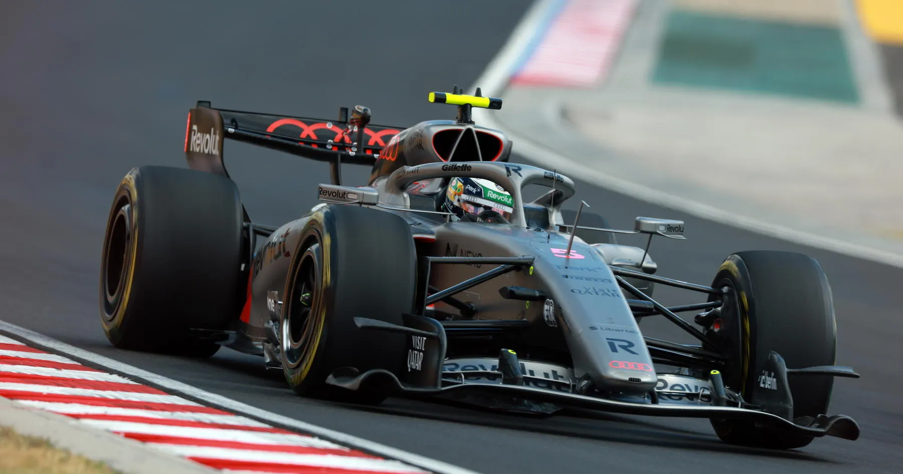 Audi Fokus Tingkatkan Keandalan Tim di Paruh Musim Kedua - sumber: (racingnews365)