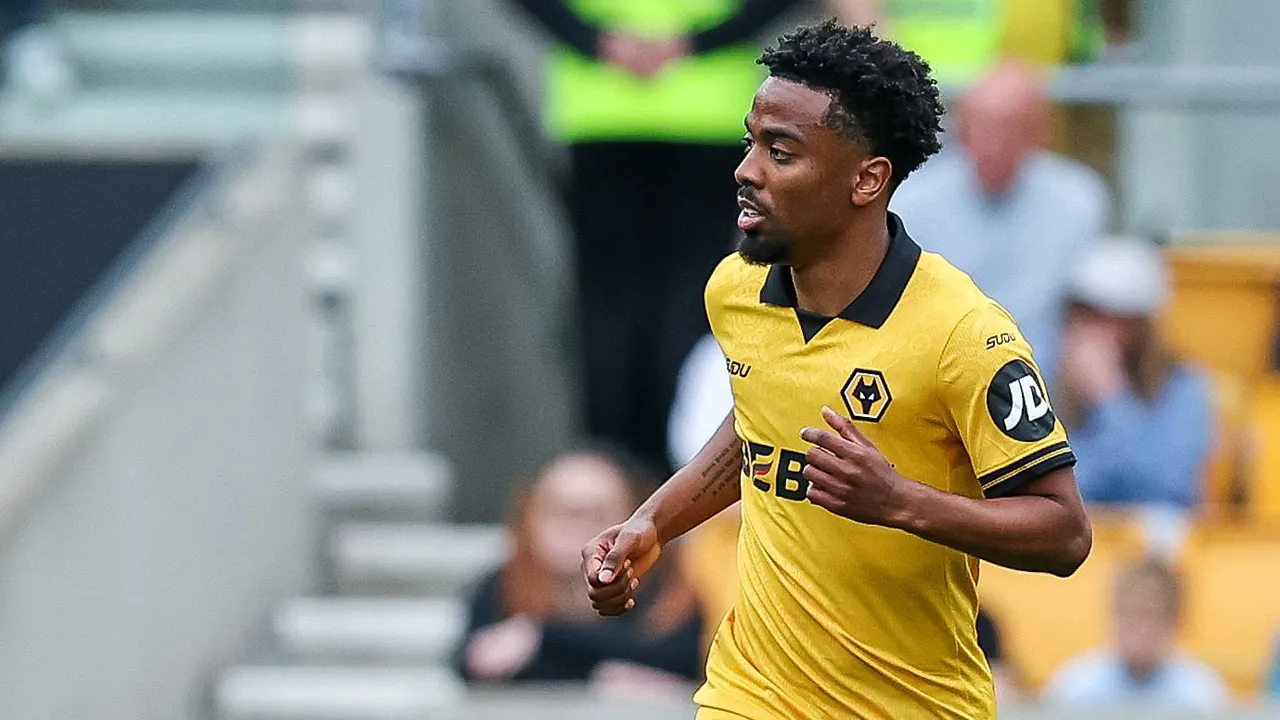 Angel Gomes.