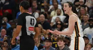 Caitlin Clark Terhindar dari Skorsing setelah WNBA Batalkan Technical Foul