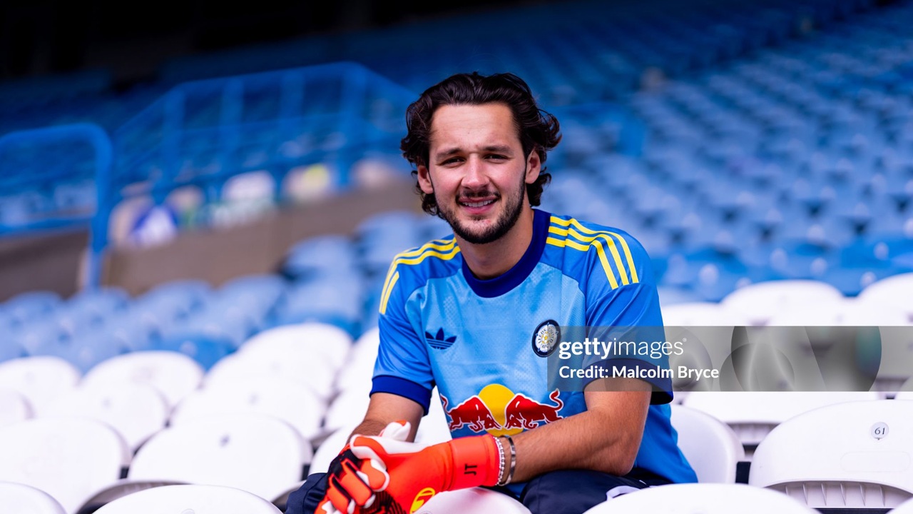 Daniel Farke Yakin James Trafford Bisa Ukir Sejarah di Leeds United