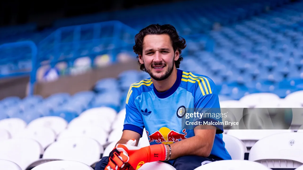 Daniel Farke percaya James Trafford punya masa depan cerah di Leeds United