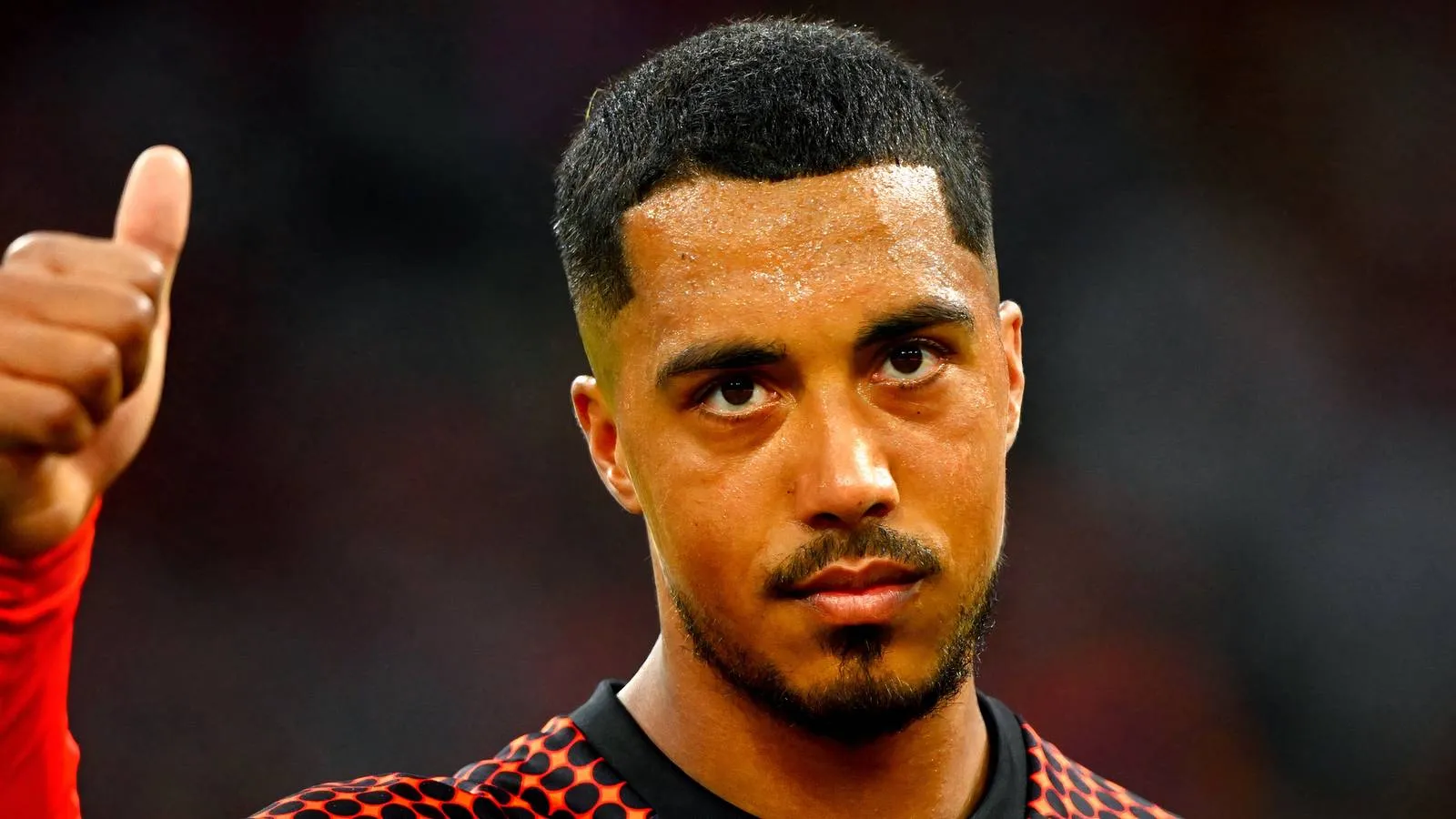 Debut Impresif Youri Tielemans di Laga Kontra PSG Tuai Pujian Fans Man Utd - sumber: (givemesport)