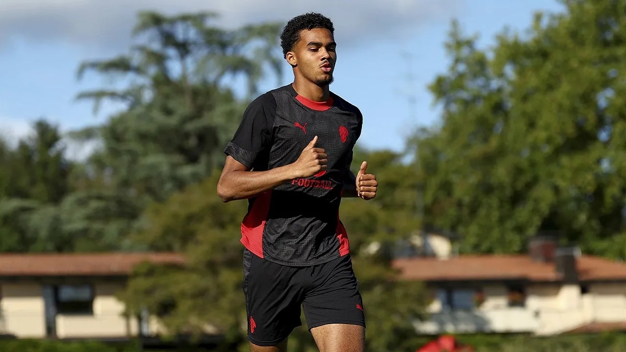 Di Marzio: AC Milan Pertimbangkan Dua Opsi Pinjaman untuk David Odogu
