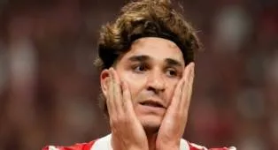 Diperingatkan Lagi Oleh Atletico Madrid, Barcelona Tak Goyah Soal Alvarez