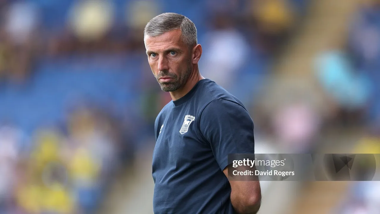 Gary O'Neil masih menilai semua kandidat penjaga gawang Ipswich Town