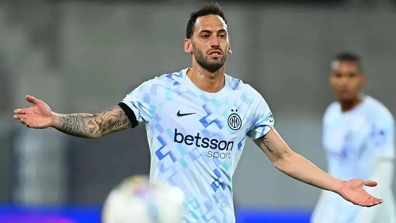 Hakan Calhanoglu
