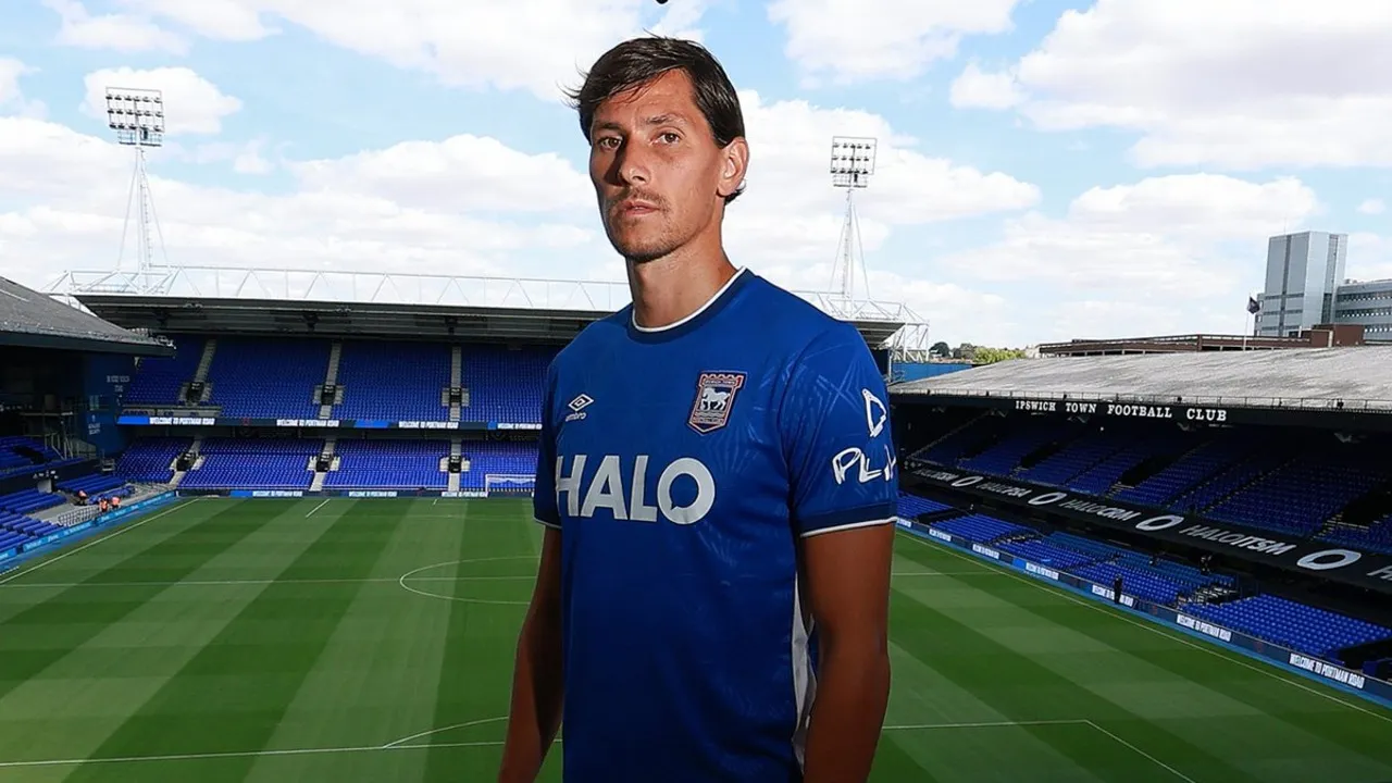Sasa Lukic bangga gabung Ipswich Town usai tinggalkan Fulham