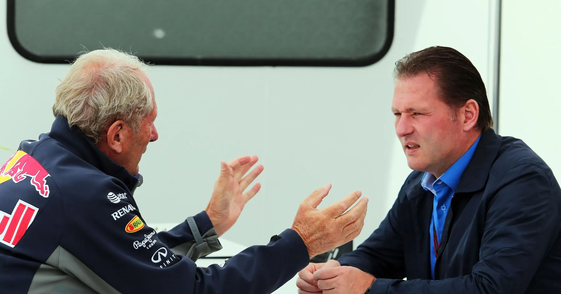 Jos Verstappen Ungkap Negosiasi Mengejutkan dengan Helmut Marko - sumber: (racingnews365)