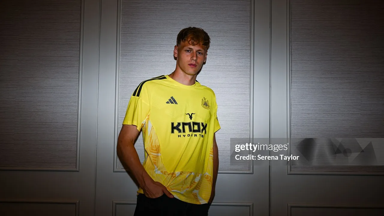 Lukas Hornicek Bidik Posisi Kiper Utama Newcastle United