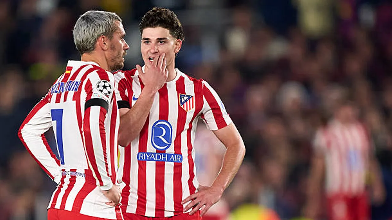 Simeone Beri Contoh Griezmann Soal Sikap Fans Atletico Madrid ke Alvarez