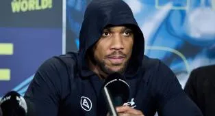 Anthony Joshua Diminta Berbenah Sebelum Hadapi Tyson Fury