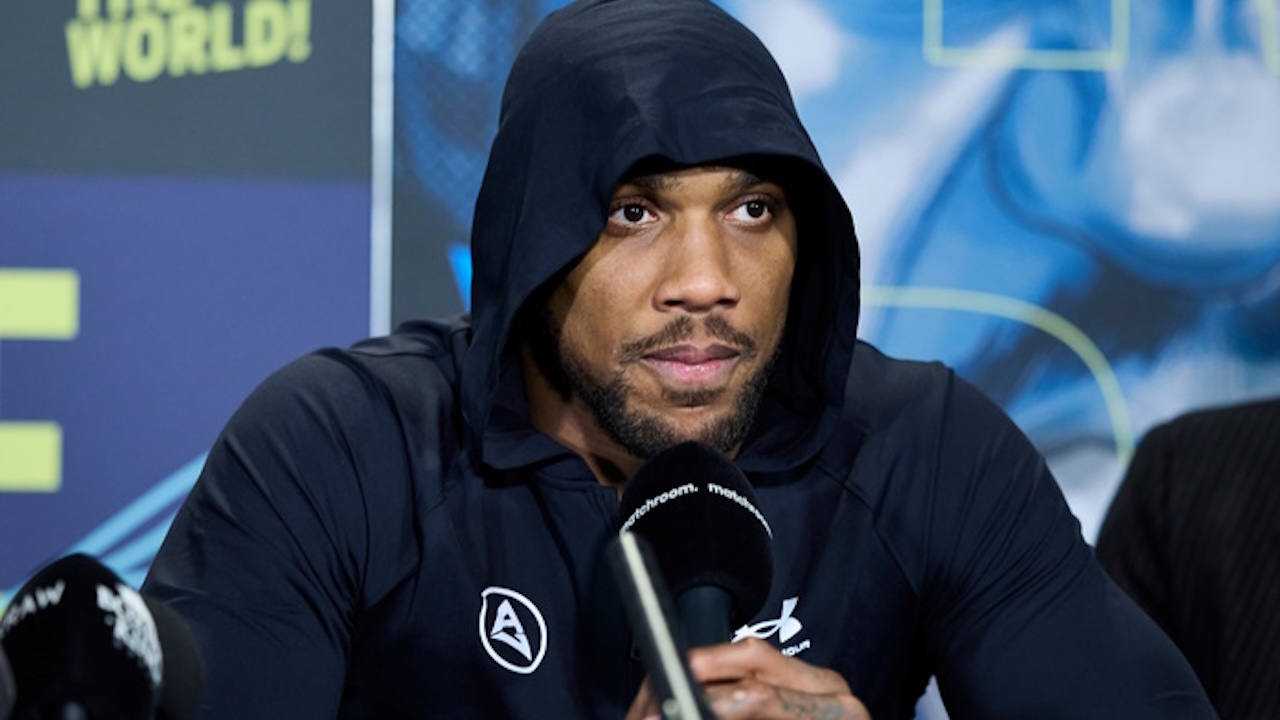 Anthony Joshua Diminta Berbenah Sebelum Hadapi Tyson Fury