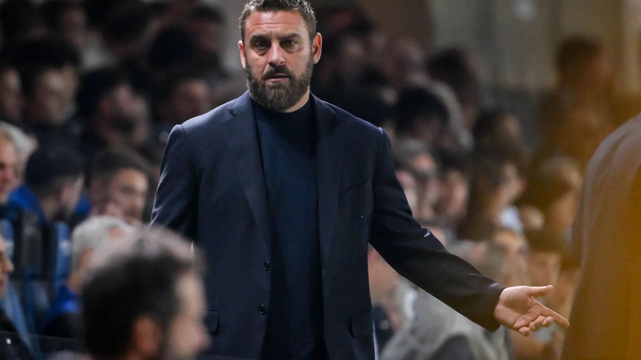 Daniele De Rossi: Bursa Transfer Buka Usai Pekan Kedua Itu Memalukan