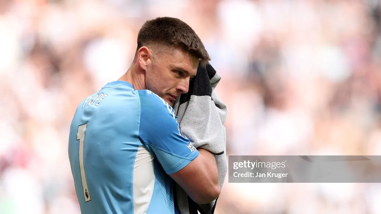 Nick Pope kini berada di urutan ketiga dalam persaingan kiper Newcastle United