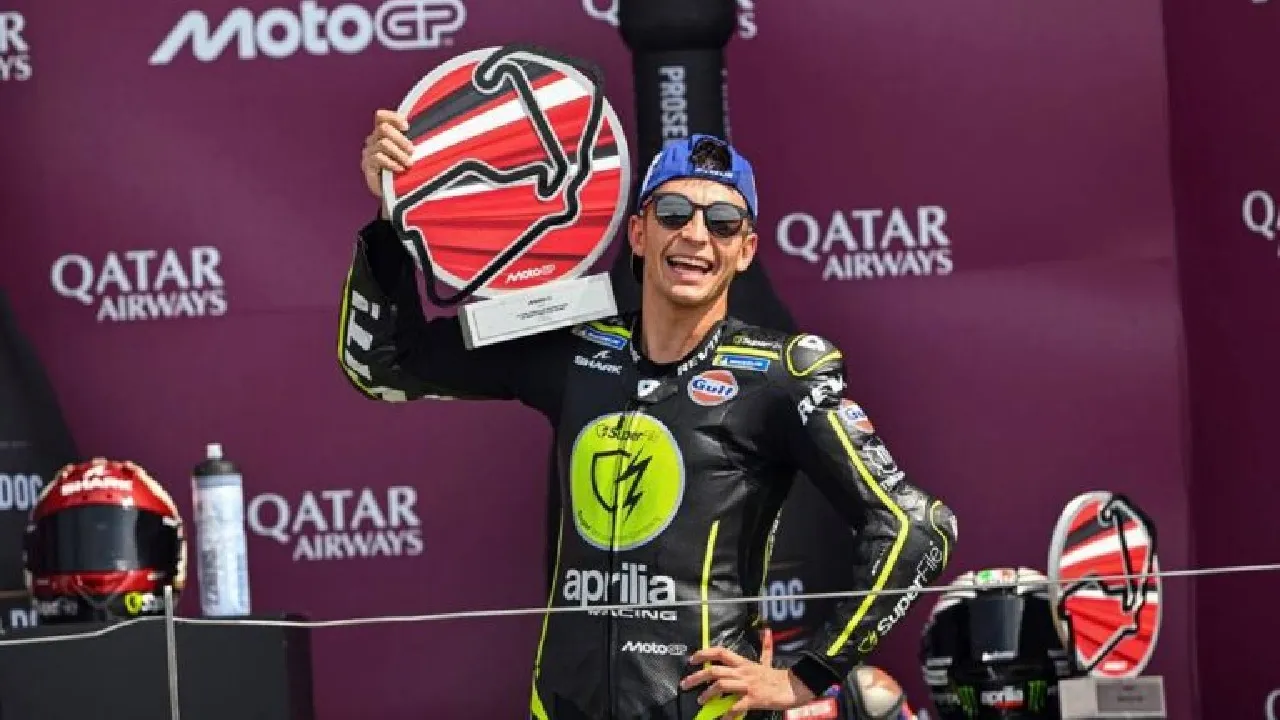 Pembalap Trackhouse (Tim Satelit Aprilia), Raul Fernandez memenangkan MotoGP Inggris 2026.