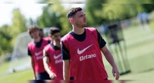 Robertson Komentari Hasil Imbang Tottenham vs Getafe CF