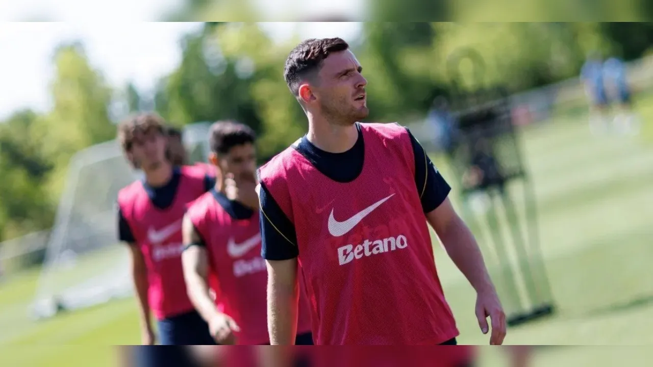 Robertson Komentari Hasil Imbang Tottenham vs Getafe CF