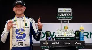 Ty Gibbs Menangi NASCAR Cup Series di Iowa Berkat Strategi Pit Stop Agresif