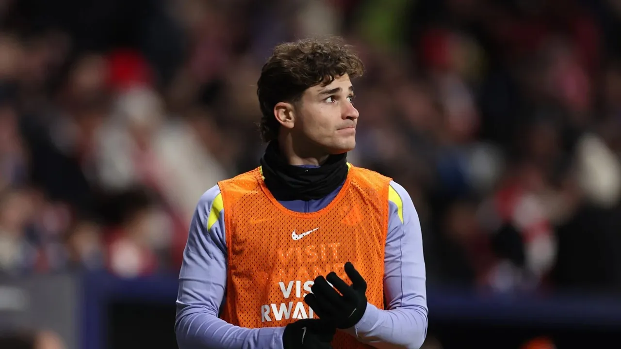 Atletico Madrid Kirim Pesan Brutal ke Barcelona soal Julian Alvarez