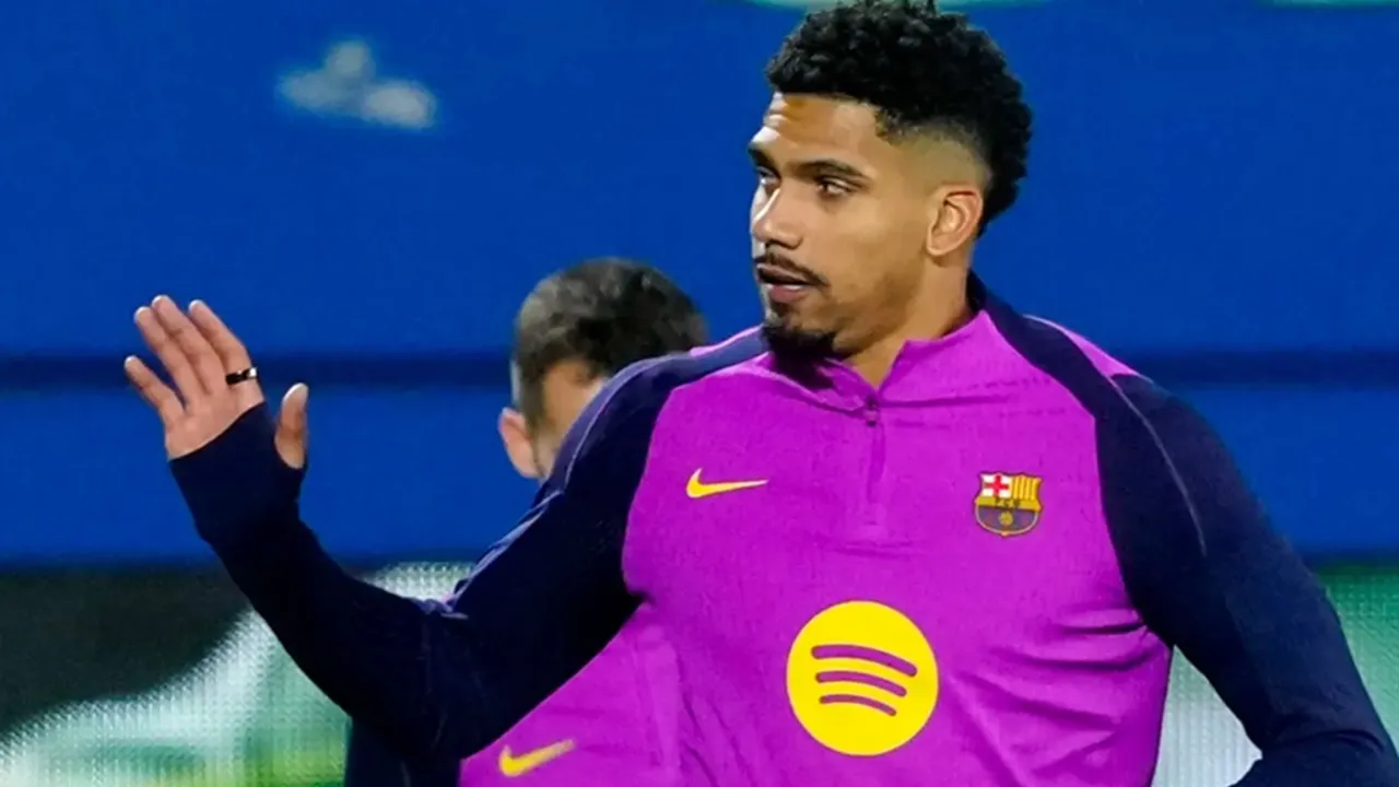 Barcelona Konfirmasi Peminjaman Ronald Araujo
