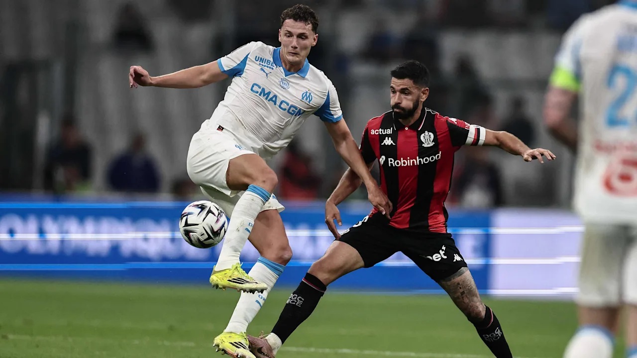 Benjamin Pavard Sampaikan Keinginan Bertahan ke Chivu dan Manajemen Inter