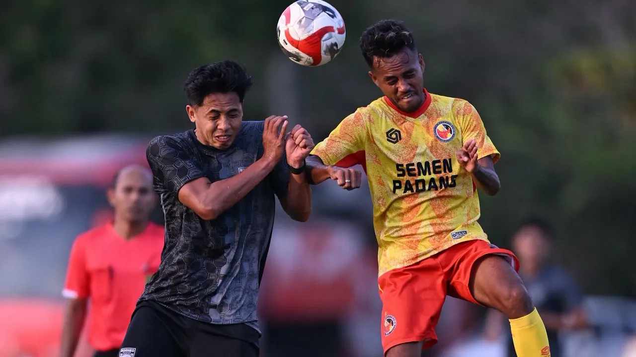 Laga uji coba Borneo FC kontra Semen Padang FC